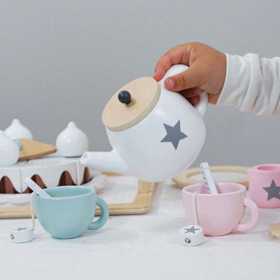 Jabadabado-imaginary-play-kids-tea-set-pouring-tea